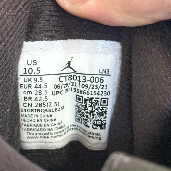 AUTHENTIC Jordan 12 Retro Playoffs size 10.5 CT8013-006 2022 PRE-OWNED - Picture 8 of 8